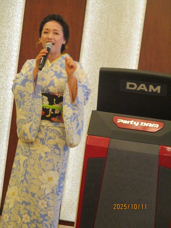 カラオケ大会（安東さん）